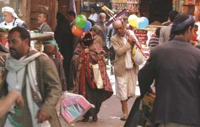 رمضان في صنعاء.. أسواق تعج بالمتسولين وقادة الحوثيون يتنافسون في تشييد القصور وافتتاح المراكز التجارية !