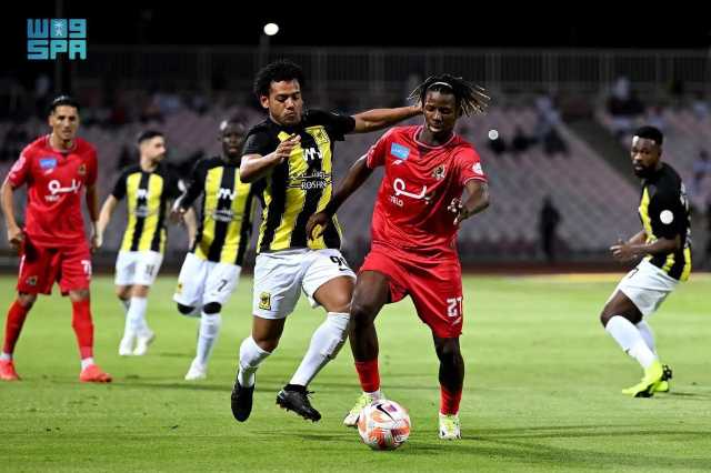 في الدوري السعودي.. الإتحاد يحلق في الصدراة والهلال يقفز الى الترتيب الثاني مؤقتا