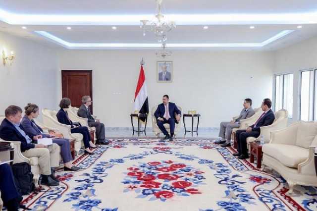 الاتحاد الأوروبي يؤكد دعمه للرئاسي والحكومة اليمنية في مواصلتهما الانخراط البناء في جهود السلام