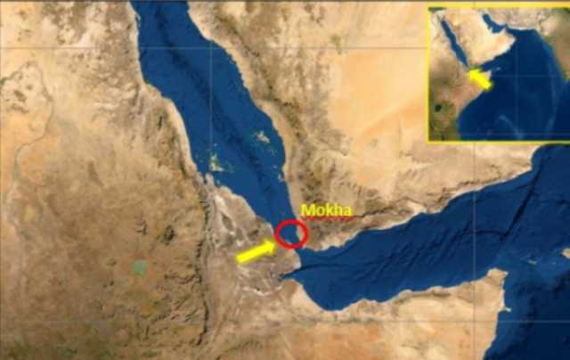 مسؤول أمريكي: جماعة الحوثي أطلقت صاروخين على ناقلة في باب المندب