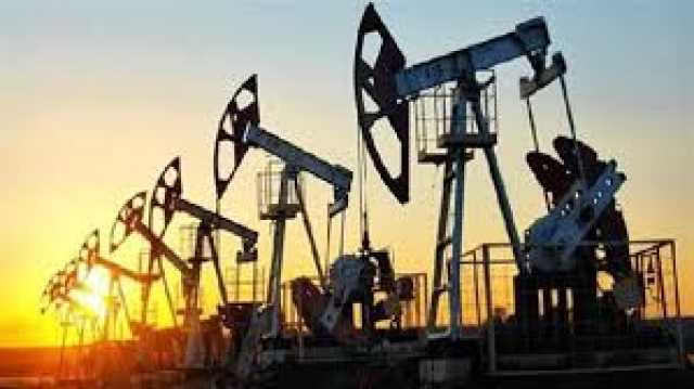 أسعار النفط تعمق خسائرها مع زيادة إمدادات المعروض من إنتاج أوبك