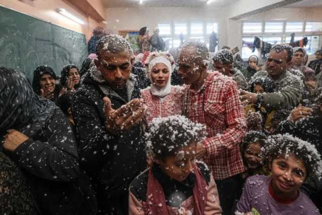 انتصارا للحياة.. حفل زفاف في مدرسة للنازحين برفح يتحدى الحرب المدمرة