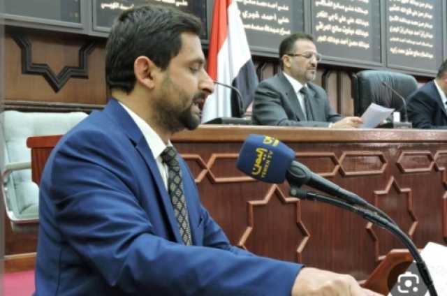 نائب في برلمان صنعاء يطالب زعيم مليشيا الحوثي بالصرف الفوري لمرتبات الموظفين