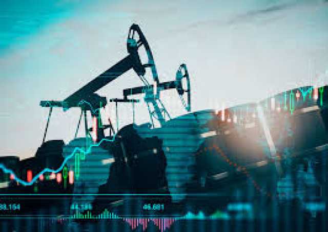 أسعار النفط ترتفع لليوم الثاني وسط انخفاض المخزونات الأميركية