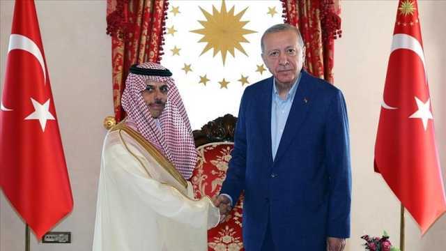 وزير الخارجية السعودي يصل تركيا و الرئيس أردوغان يستقبله في قصر دولما