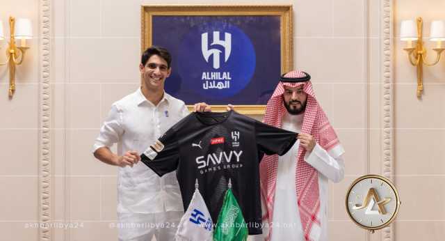 الهلال السعودي يتعاقد مع الحارس المغربي ياسين بونو لثلاث سنوات