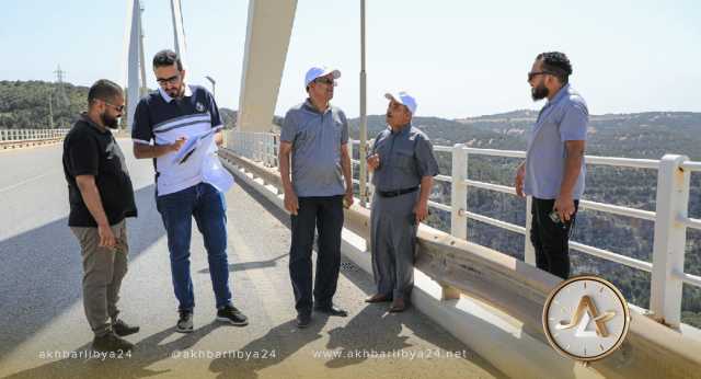 الطرق والجسور توصي بفتح الحركة المرورية على جسر وادي الكوف