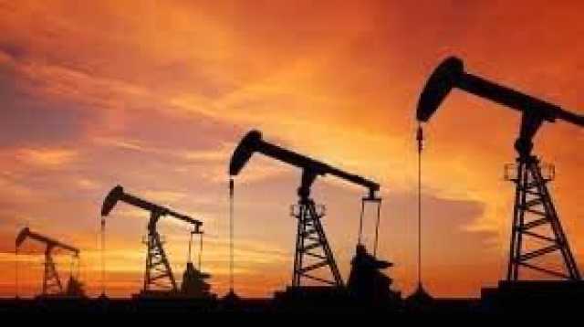 انخفاض أسعار النفط وسط مخاوف من تأثيرها على الاقتصاد المحلي