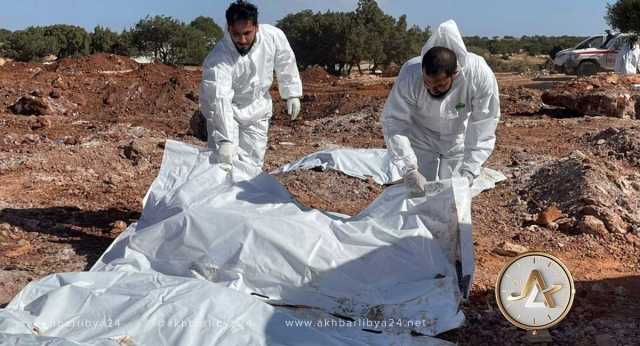 لإعادة تنظيم دفنها..  استخراج 62 رفات من ضحايا السيول من مقبرة الظهر الحمر