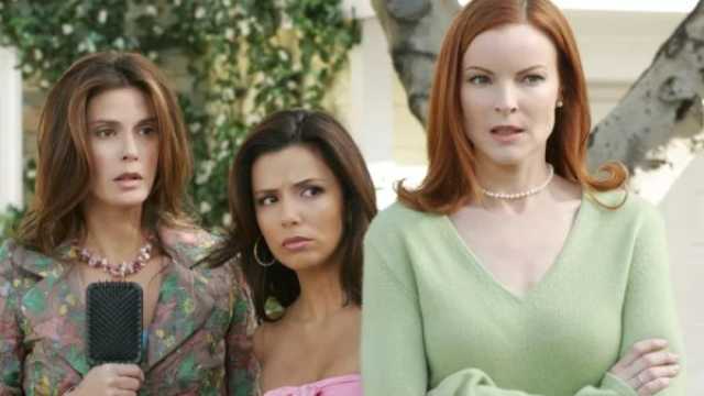 إيفا لونغوريا تكشف سرقتها لملابس زميلتها في Desperate Housewives – وهذا السبب