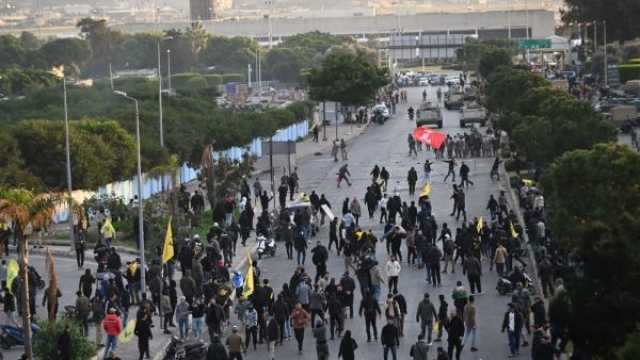 بعد توتر في لبنان.. إنهاء اعتصام لحزب الله بالقرب من مطار بيروت