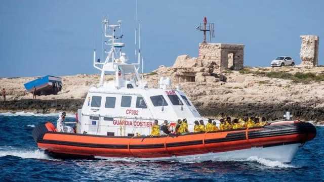 إنقاذ 22 مهاجرا من قبل خفر السواحل الإيطالي