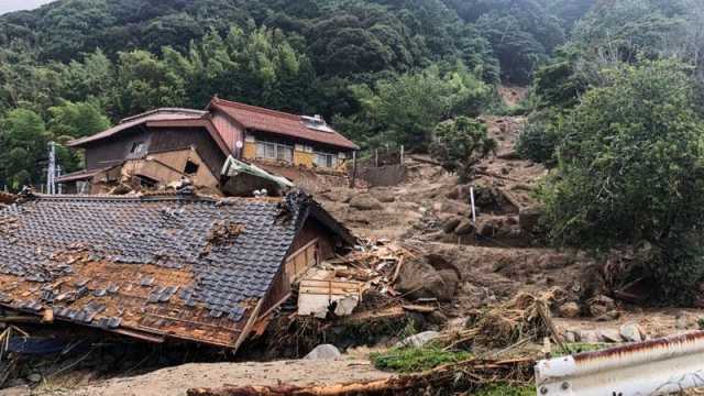 زلزال اليابان: تسعينية تنجو بأعجوبة (فيديو)