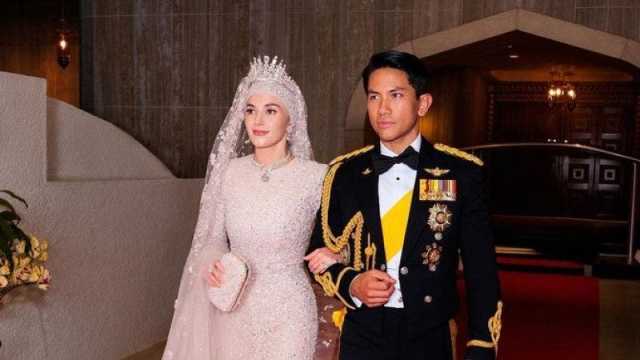 زوجة الأمير عبد المتين تسرق الأنظار في أول ظهور لها بعد الزفاف الملكي