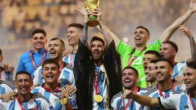 كم تبلغ ثروة ميسي بعد فوزه بكأس العالم 2022