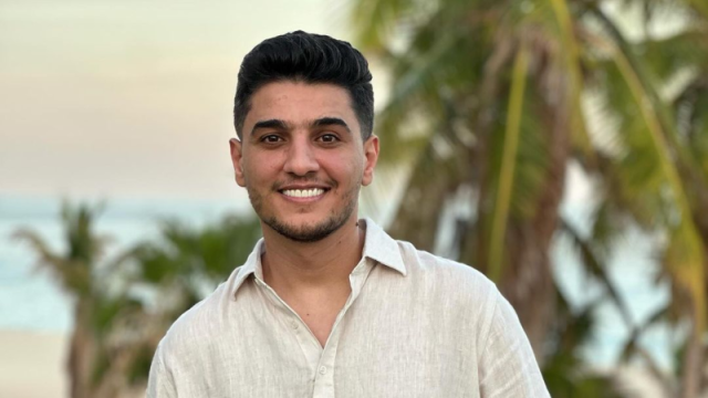 محمد عساف يبكي في أول ظهور له منذ الحرب على غزة