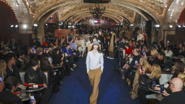 فخامة بأسعار معقولة هكذا كانت مجموعة Tommy Hilfiger لخريف وشتاء 2024