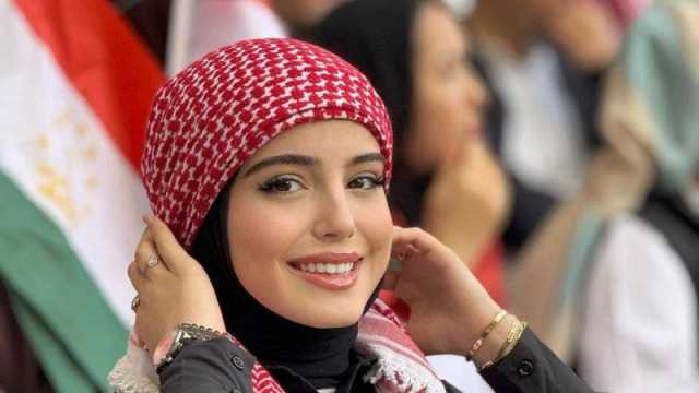 الكشف عن هوية المشجعة الأردنية الحسناء في مباراة الأردن وطاجيكستان.. نجمة كراميش