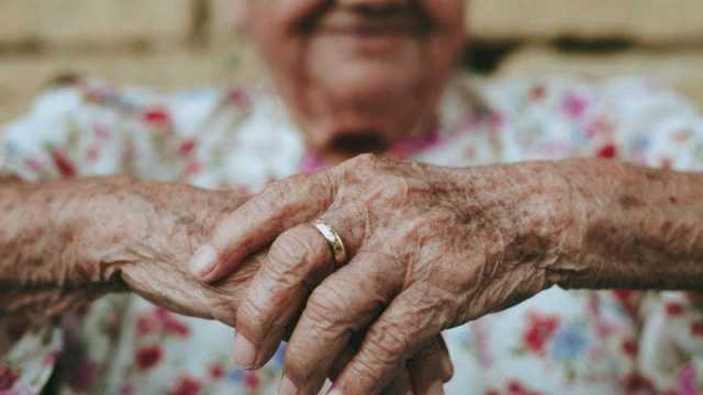 فضيحة في لبنان: مقطع فيديو مسرب لممرضات يخوفن المسنين