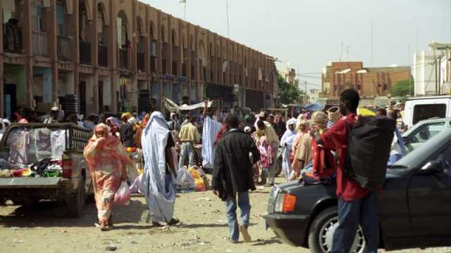 الرئيس الموريتاني يستثني 5 قطاعات من الدوام المعدل في رمضان