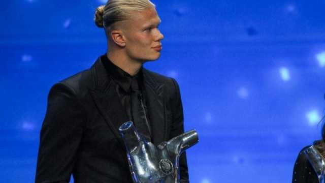 إيرلينغ هالاند يفوز بجائزة أفضل لاعب في العام في أوروبا