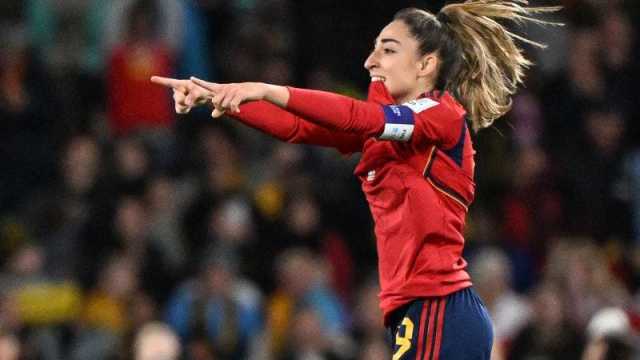 بعد تسجيلها هذف الفوز في كأس العالم للسيدات.. لاعبة إسبانية تكتشف وفاة والدها