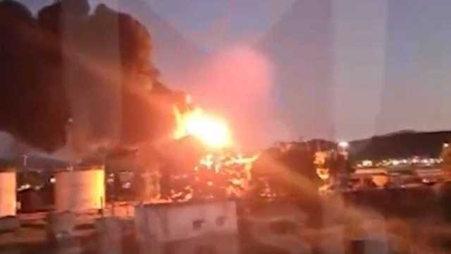 حريق بمصفاة نفط اوكرانية اثر هجوم بمسيّرات روسية (فيديو)