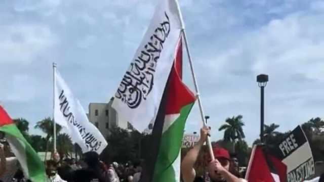 هل رُفع علم طالبان في مظاهرة مؤيدة لفلسطين في أمريكا؟