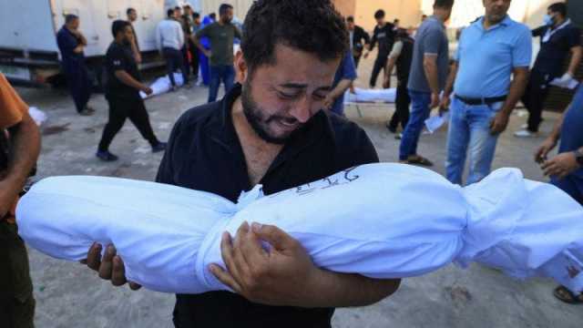 غزة اصبحت مقبرة اطفال.. حصيلة حرب اسرائيل على القطاع ترتفع الى 8525 شهيدا