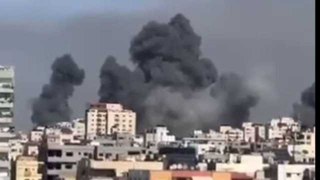 233 شهيدا في غزة وتدمير برج فلسطين والمقاومة ترد