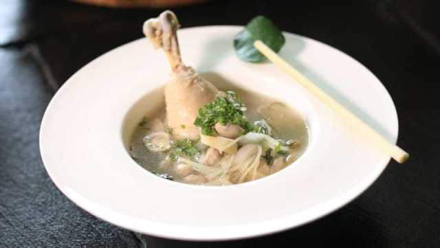3 وصفات خريفية لتحضير حساء الدجاج الصحي
