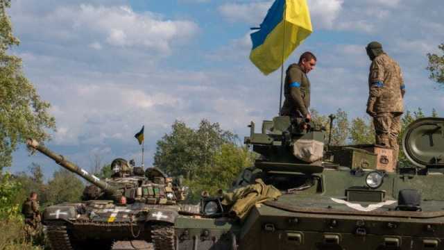 كيف استفادت منظمات مسلحة من فساد الجيش الاوكراني؟