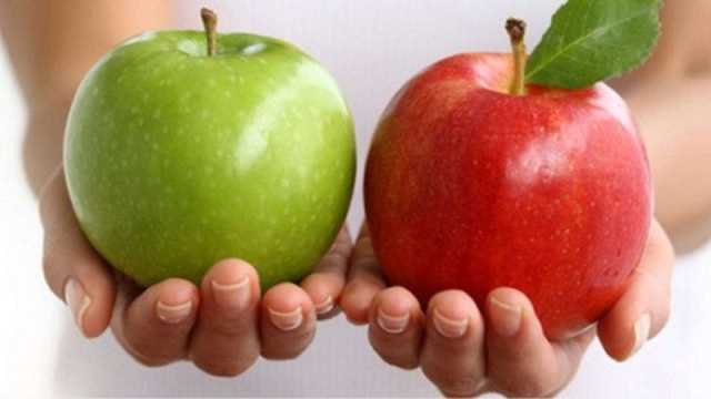 تفسير رؤية أكل التفاح في المنام للحامل وللمطلقة وللعزباء