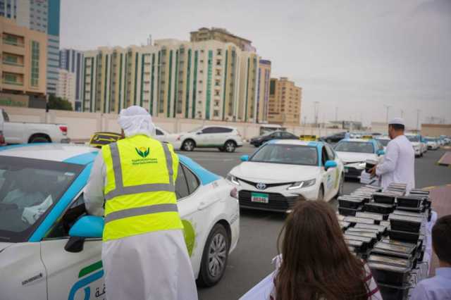 «خيرية وأجرة الشارقة» توزعان 15 ألف وجبة إفطار صائم