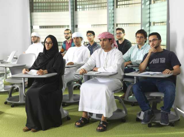 «جامعة خليفة» توفر منحاً أكاديمية لـطلبتها المحليين والدوليين