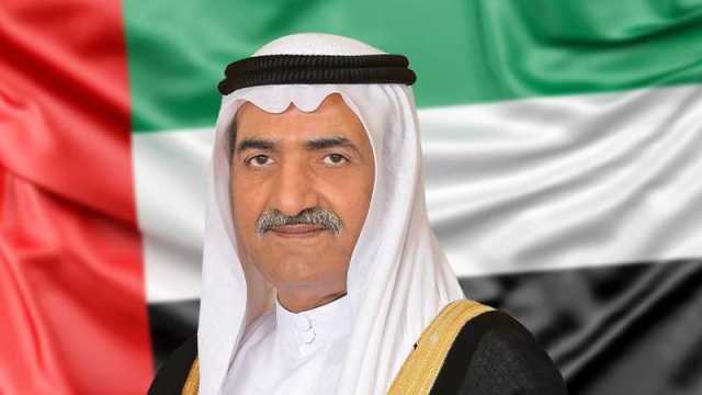 الشرقي يؤدي صلاة عيد الفطر في جامع الشيخ زايد بالفجيرة