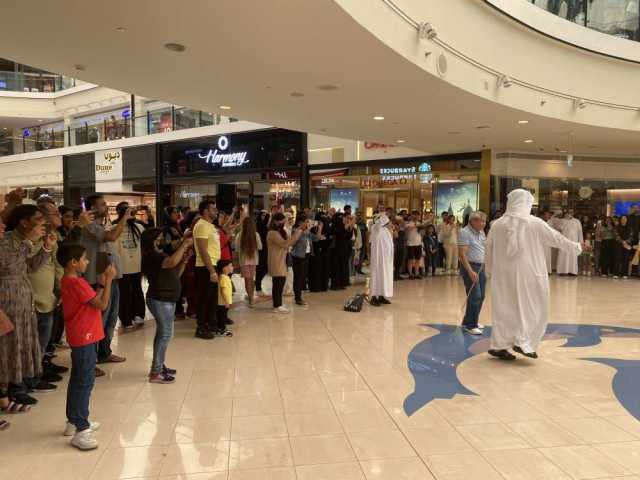 إقبال على مراكز التسوق والألعاب المائية في أبوظبي