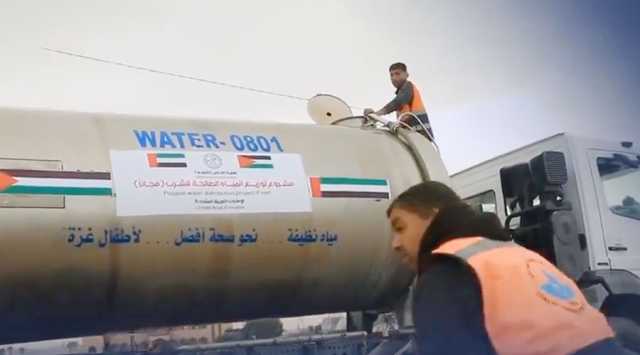 محطات التحلية الإماراتية تبدأ توزيع مياه شرب على مراكز الإيواء في غزة