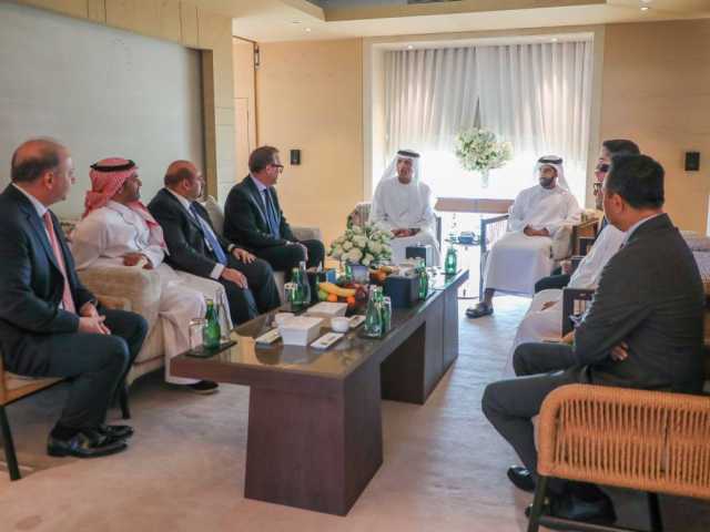 سعود بن صقر والشريك الرئيسي لـ«أكتيس» يبحثان التعاون بين القطاعين الخاص والعام