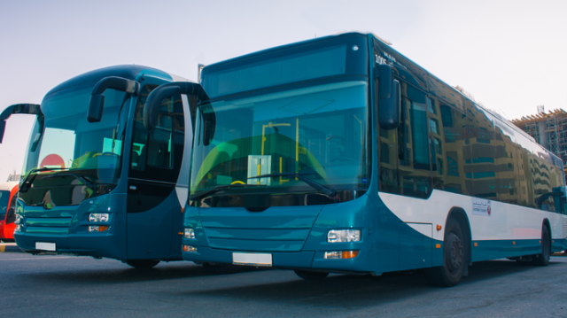 «النقل المتكامل» يوحِّد تعرفة خدمات حافلات النقل العام في أبوظبي