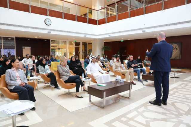 شرطة دبي تختتم دورة «العلوم الجنائية الإنسانية»