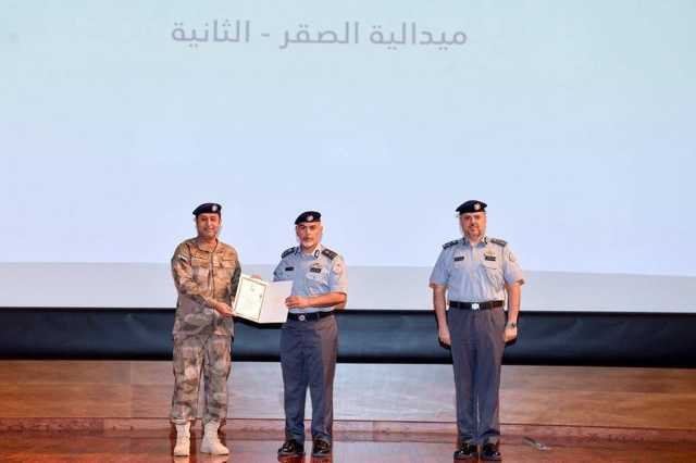 شرطة أبوظبي تستعرض إنجازاتها بملتقى القيادة الثاني لعام 2023