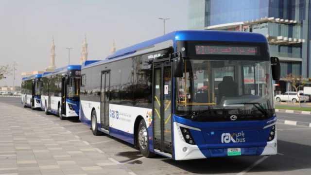 تدشين أول رحلة لنقل الركاب بالحافلات بين رأس الخيمة ومسندم بسلطنة عمان