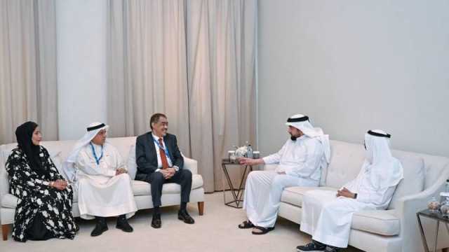 أحمد بن محمد يلتقي أمين عام «التعاون الخليجي» وأعضاء مجلس إدارة جائزة الإعلام العربي
