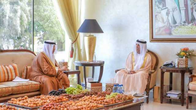 سعود بن صقر وسفير الكويت يبحثان العلاقات الأخوية المتينة
