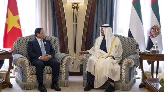 محمد بن زايد يبحث مع رئيس وزراء فيتنام علاقات الصداقة ومسارات التعاون