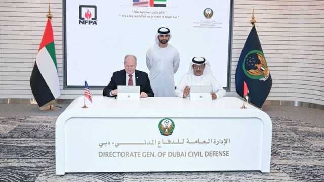 منصور بن محمد يشهد توقيع اتفاقية تعاون بين «دفاع مدني دبي» و«الوطنية للحماية من الحرائق»