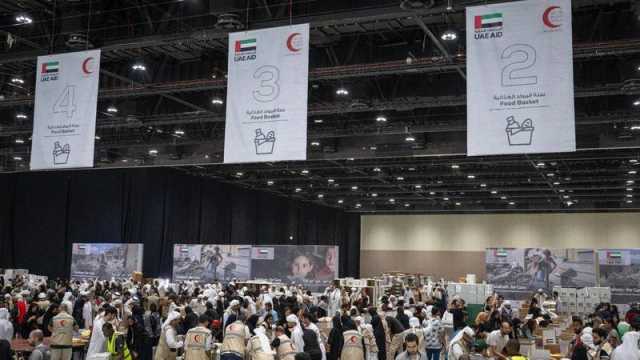 الإمارات تجهز 550 طناً من المواد الإغاثية ضمن حملة «تراحم من أجل غزة»