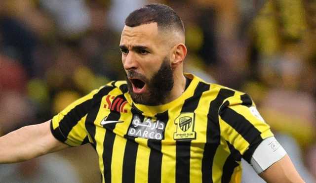 بنزيما يشترط على الاتحاد السعودي مغادرة مدرب الفريق والاستغناء عن أحد اللاعبين