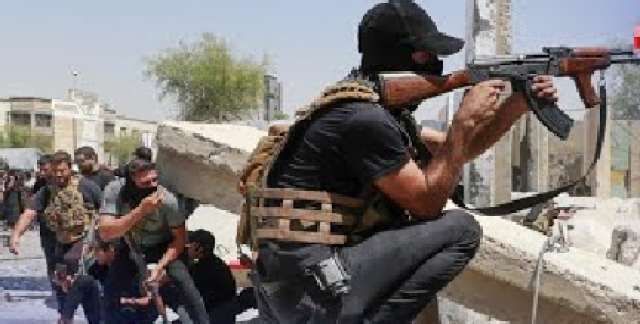 مصدر شرطوي:إصابة شخصين جراء الاشتباك المسلح بين ميليشيا الصدر وميليشيا الحشد غربي بغداد